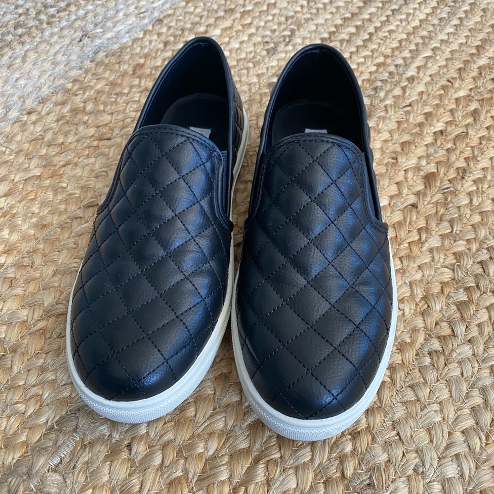 Steve Madden Ecentrcq Black Slip-Ons